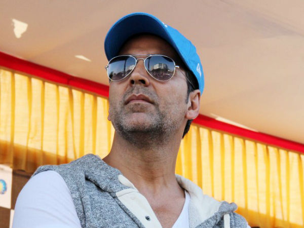 Akshay Kumar Rides Bike For Mumbai Police