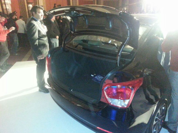 ഹ്യൂണ്ടായ് എക്സെൻറ് അവതരിച്ചു