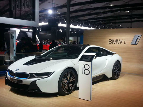 സച്ചിൻ ടെൻഡുൽക്കർ ബിഎംഡബ്ല്യു ഐ8 അവതരിപ്പിക്കുന്നു