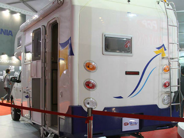 പിസിപി മോട്ടോഴ്സിൻറെ കാരവാൻ കാണാം