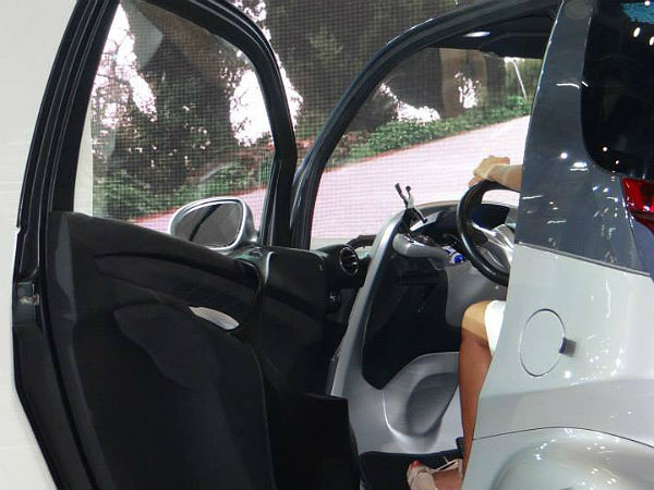 ബജാജ് ആർഇ60 എതിരാളിയുമായി പ്യാജിയോ