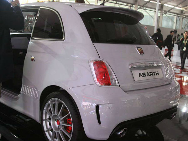 ഫിയറ്റ് 500 അബാർത്ത് ലോഞ്ച്