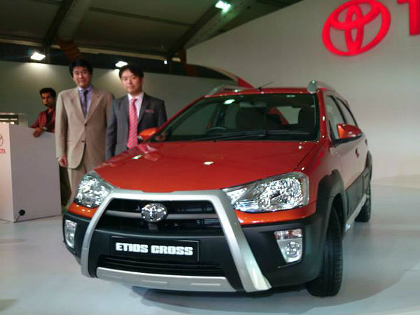 എട്യോസ് ക്രോസ്സ് ബുക്കുചെയ്യാം