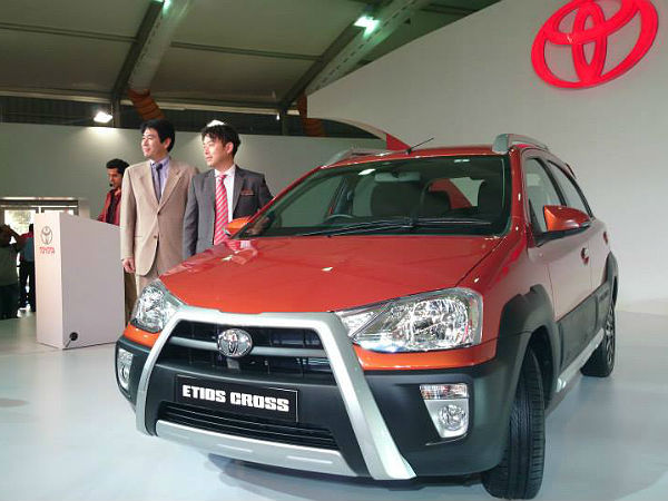 എട്യോസ് ക്രോസ്സ് ബുക്കുചെയ്യാം