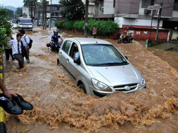 തോണിയിറക്കേണ്ടിടത്ത് കാറിറക്കിയാൽ...