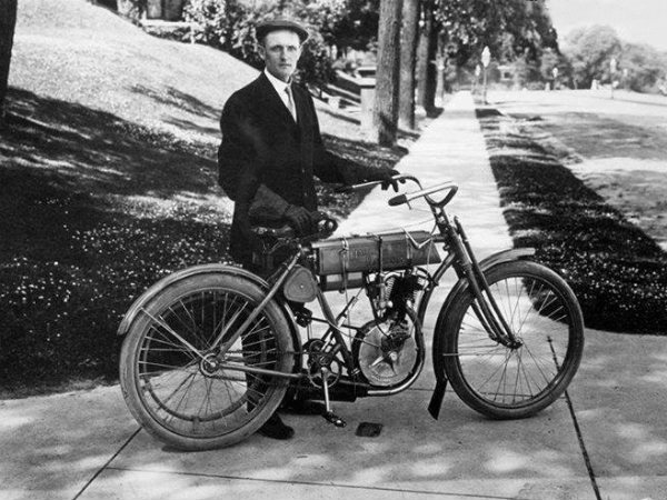 ആദ്യ ഹാർലി ബൈക്ക്