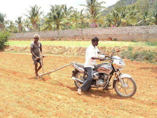 ഇച്ചിരി മോഡേണായി