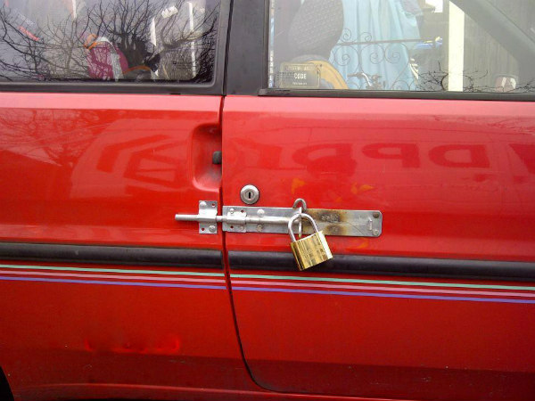 അത്യാധുനികമായ കാർ ലോക്ക് സംവിധാനം