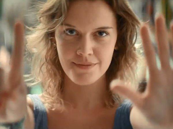 ബ്രസീലിൻറെ വലയിലേക്ക് ഹ്യൂണ്ടായ് ഗോളടിക്കുന്നു