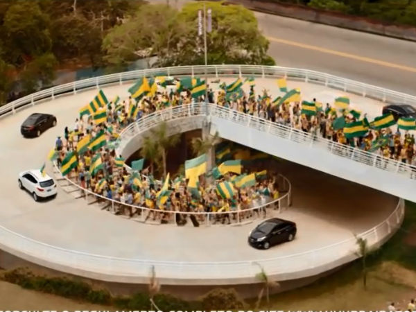 ബ്രസീലിൻറെ വലയിലേക്ക് ഹ്യൂണ്ടായ് ഗോളടിക്കുന്നു