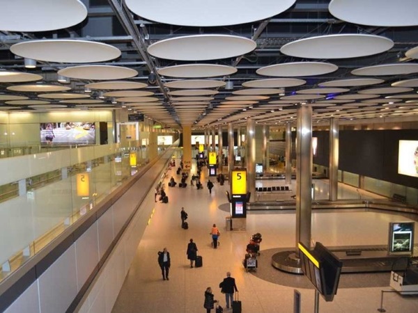 പത്ത്. ലണ്ടന്‍ ഹീത്രൂ എയര്‍പോര്‍ട്