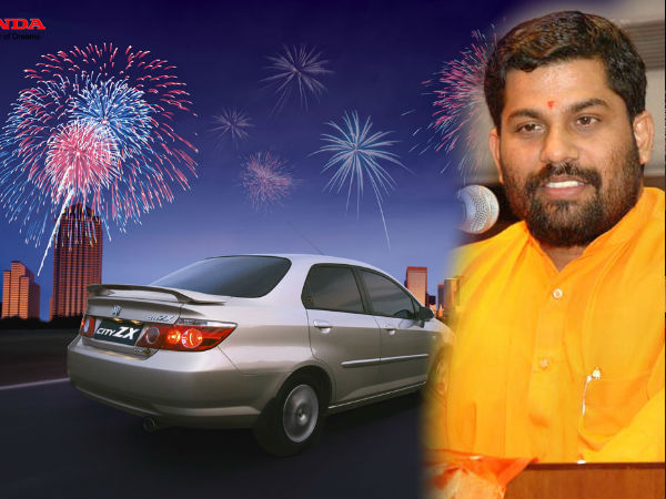 സന്ദീപാനന്ദഗിരിയും ആശ്രമഭേദമില്ലാത്ത പ്രണയവും