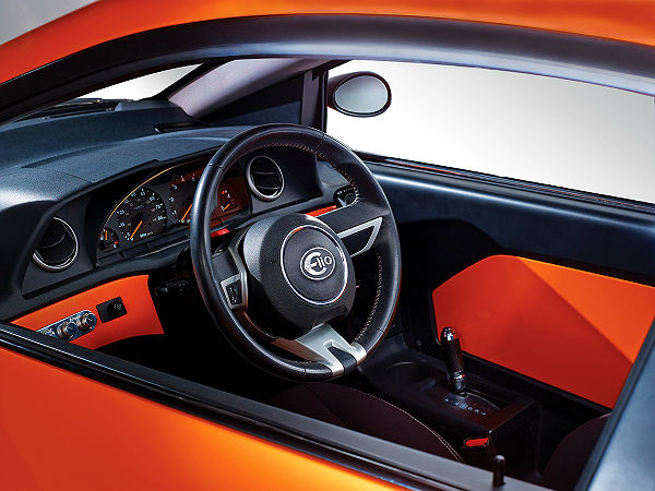 മൂന്ന് ചക്രത്തിൽ മൂന്നുലകവും ചുറ്റാം