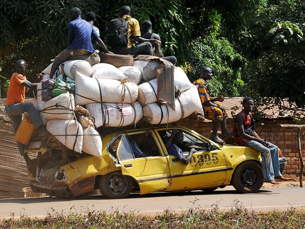 ഓവർലോഡായ ജീവിതം