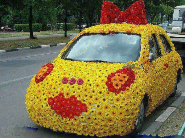 ഫെരാരിയെ ലംബോര്‍ഗിനിയുടെ അടുത്തു കിട്ടിയപ്പോള്‍