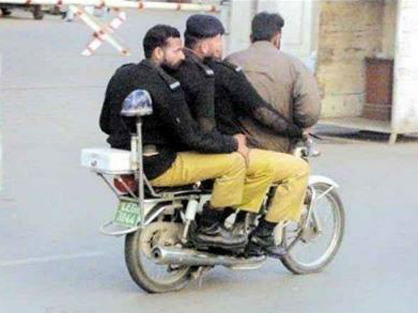 ഫെരാരിയെ ലംബോര്‍ഗിനിയുടെ അടുത്തു കിട്ടിയപ്പോള്‍