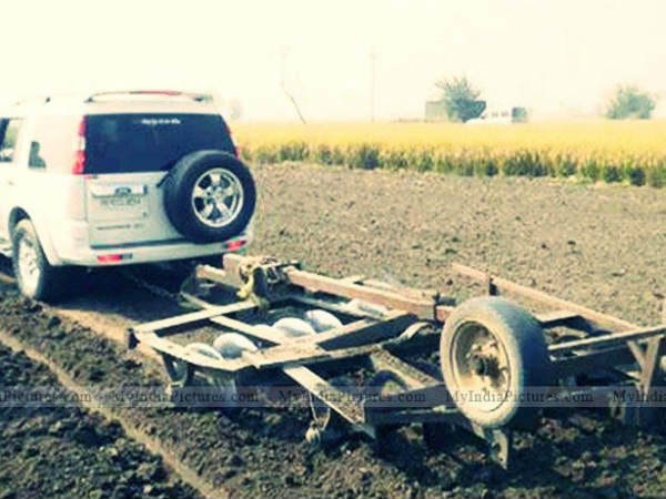 പതിനാറു വയതിനിലേ...