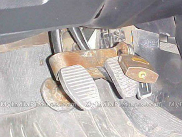 പതിനാറു വയതിനിലേ...