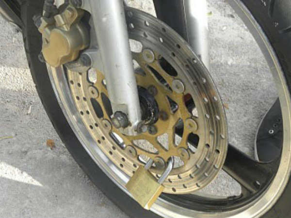 പതിനാറു വയതിനിലേ...