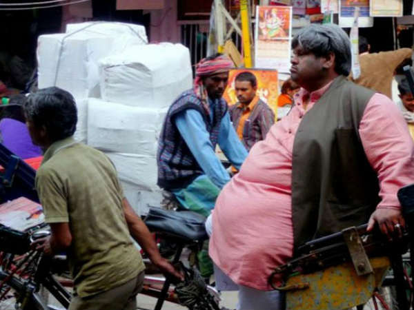 പതിനാറു വയതിനിലേ...