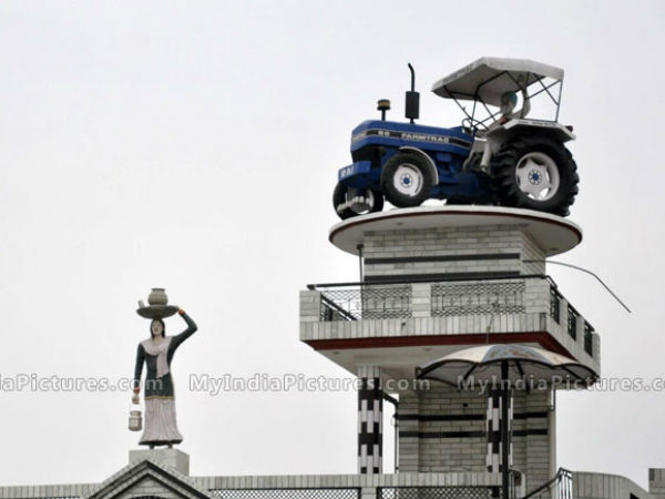 പതിനാറു വയതിനിലേ...