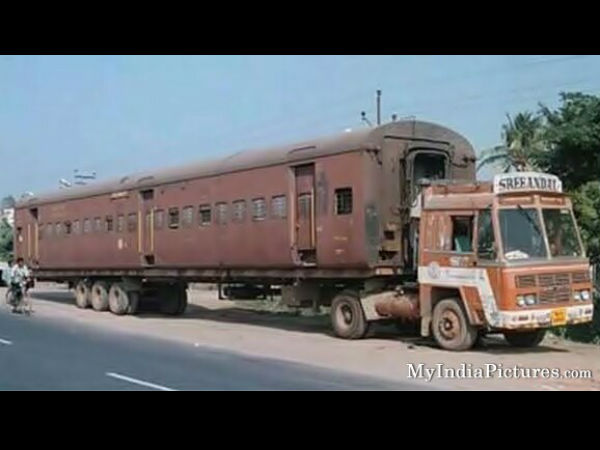 പതിനാറു വയതിനിലേ...