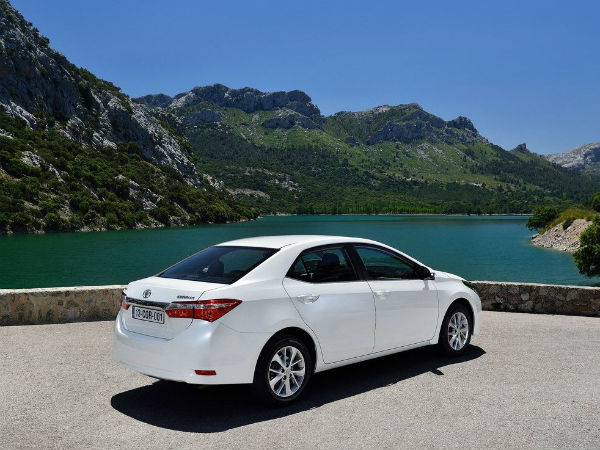 ടൊയോട്ട കൊറോള 11.99 ലക്ഷത്തിന് ലോഞ്ച് ചെയ്തു