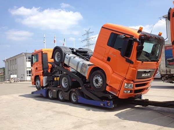 വിചിത്രസുന്ദരം ഈ ലോകം!!