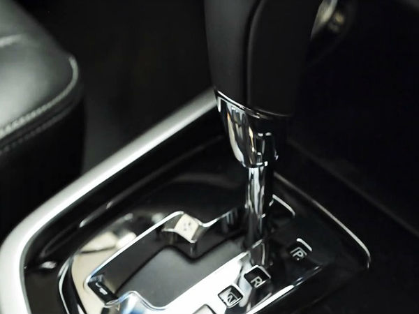 ഫോര്‍ച്യൂണറിനെ വെല്ലാന്‍ നിസ്സാന്‍ നവാറ തയ്യാറാവുമോ?