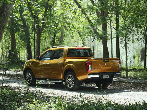 നിസ്സാന്‍ നവാറയുടെ പുതിയ ചിത്രങ്ങളും വീഡിയോയും