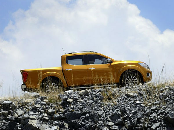 നിസ്സാന്‍ നവാറയുടെ പുതിയ ചിത്രങ്ങളും വീഡിയോയും