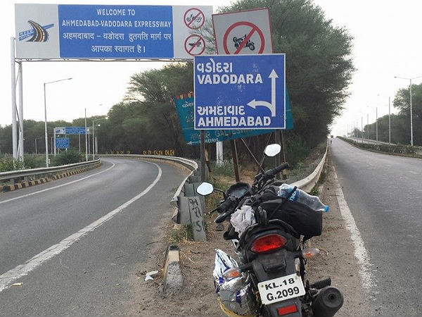 വഡോദര-അഹ്മദാബാദ് എക്സ്പ്രസ് വേയിൽ