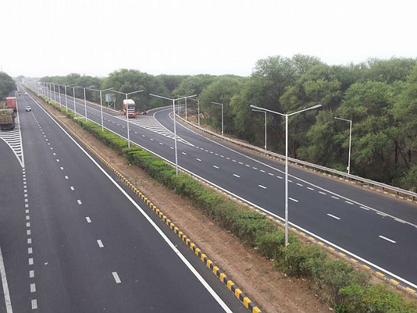 ദില്ലിയില്‍ നിന്നും തൂണേരിയിലേക്ക് അതിവേഗതയില്‍ ഐജാസ്