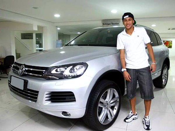 നെയ്മറിന്റെ ഫോക്‌സ്‌വാഗണ്‍ ടോറഗ് വി8 എഫ്എസ്‌ഐ