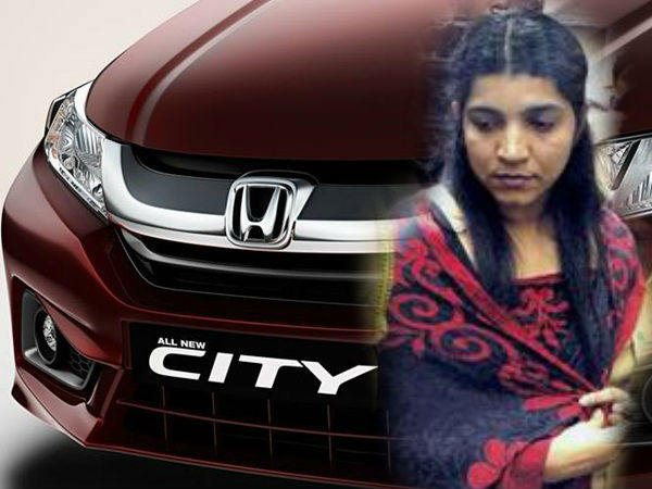 സരിതാനായരുടെ കാറിന് ആണ്‍ ടിപ്പറുകള്‍ സൈഡ് കൊടുക്കാത്തതെന്ത്?