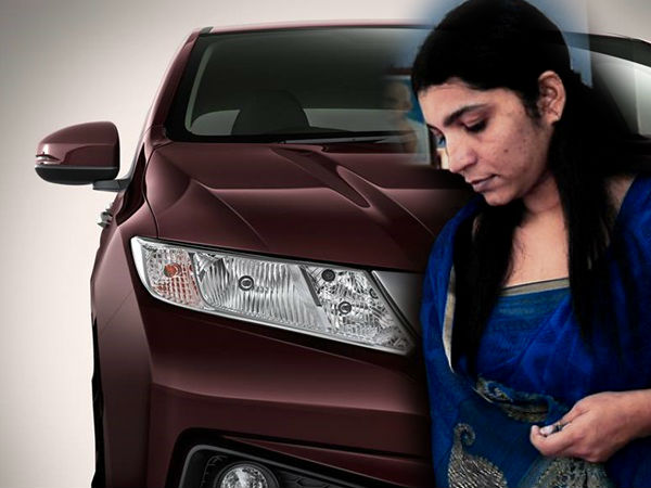 സരിതാനായരുടെ കാറിന് ആണ്‍ ടിപ്പറുകള്‍ സൈഡ് കൊടുക്കാത്തതെന്ത്?