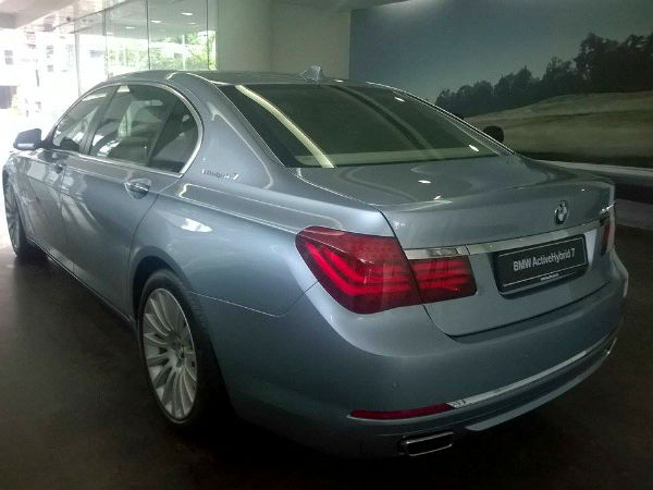 ഇന്ത്യയിലെ ആദ്യ ബിഎംഡബ്ല്യു ഹൈബ്രിഡ് കാര്‍ എത്തി