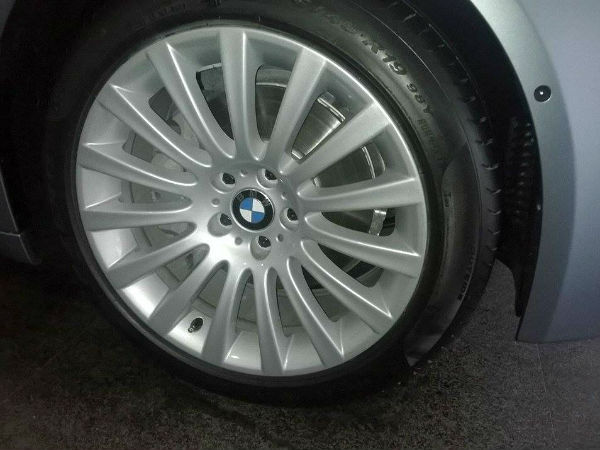 ഇന്ത്യയിലെ ആദ്യ ബിഎംഡബ്ല്യു ഹൈബ്രിഡ് കാര്‍ എത്തി