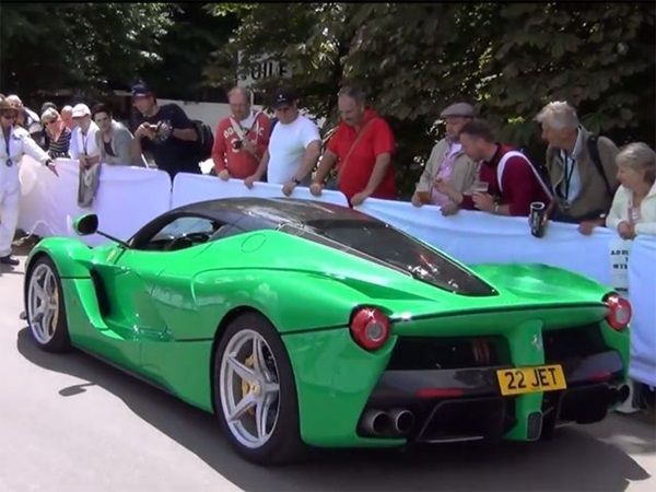 ഫെരാരിക്ക് പച്ചനിറമടിച്ചാല്‍ പ്രതിഷേധിക്കുമോ നമ്മള്‍?