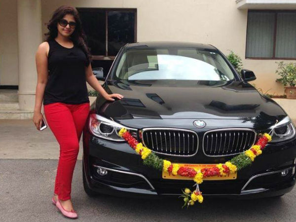 ചിത്രങ്ങളിലൂടെ നീങ്ങുക