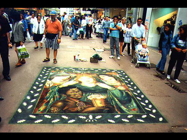 റോഡുകളിലെ ത്രിമാന ചിത്രങ്ങള്‍