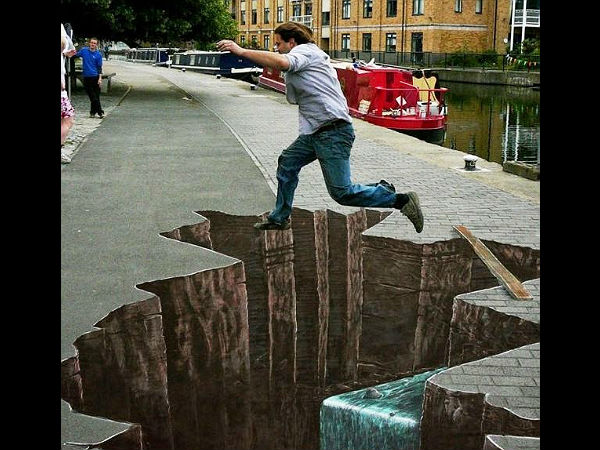 റോഡുകളിലെ ത്രിമാന ചിത്രങ്ങള്‍