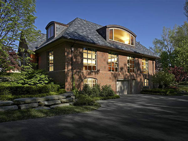 ലോകത്തിലെ എണ്ണം പറഞ്ഞ അത്യാഡംബര കാര്‍ ഗാരേജുകള്‍