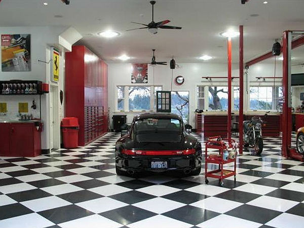 ലോകത്തിലെ എണ്ണം പറഞ്ഞ അത്യാഡംബര കാര്‍ ഗാരേജുകള്‍