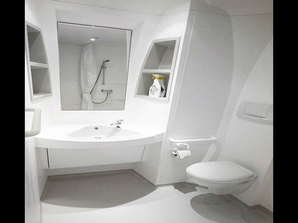 ബോയിങ് വിമാനത്തെ ഹോസ്റ്റലാക്കിയപ്പോള്‍