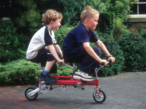 സൈക്കിളിലേറി ചിരി വരുമ്പോള്‍