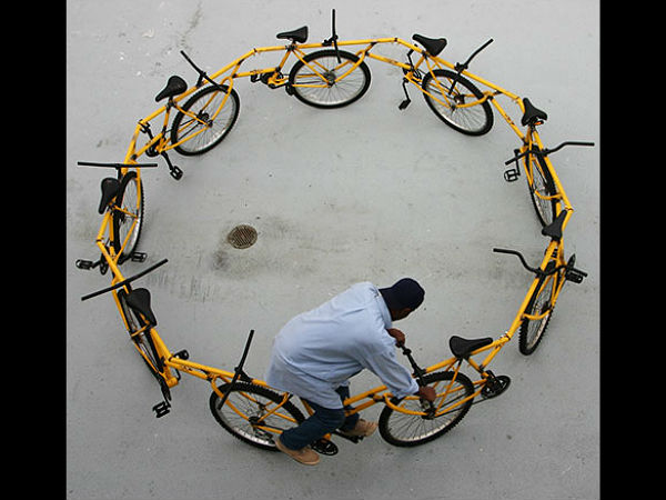 സൈക്കിളിലേറി ചിരി വരുമ്പോള്‍