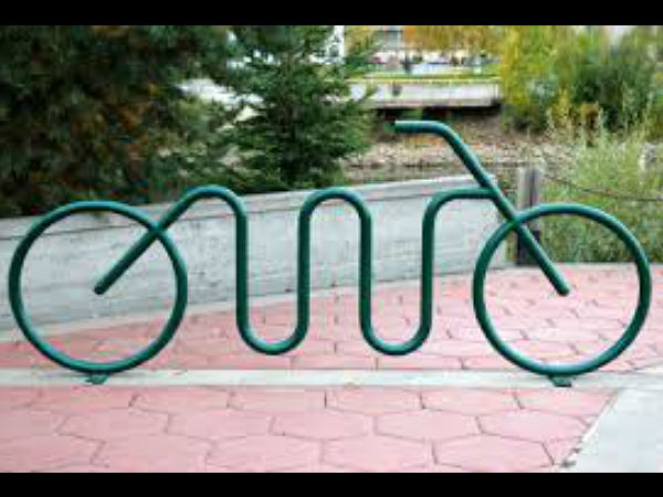 സൈക്കിളിലേറി ചിരി വരുമ്പോള്‍