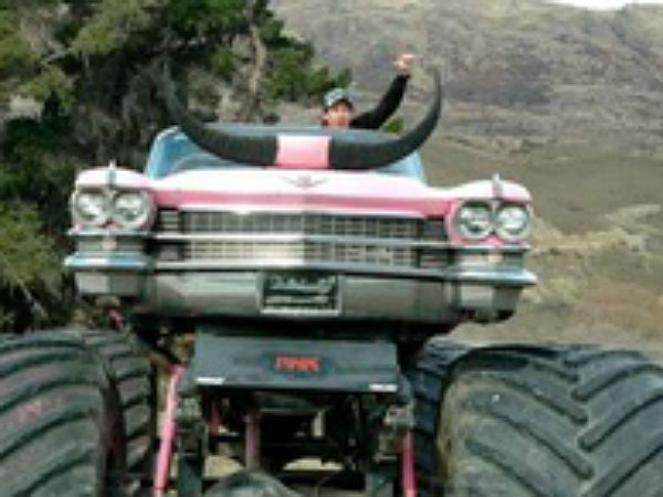 കാറിനിത്തിരി ഭംഗി കൂടിയെന്നുവെച്ച് ഒന്നും സംഭവിക്കാനില്ല!