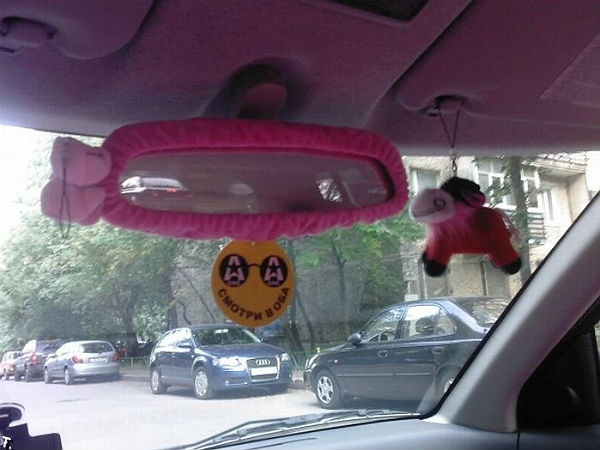 കാറിനിത്തിരി ഭംഗി കൂടിയെന്നുവെച്ച് ഒന്നും സംഭവിക്കാനില്ല!